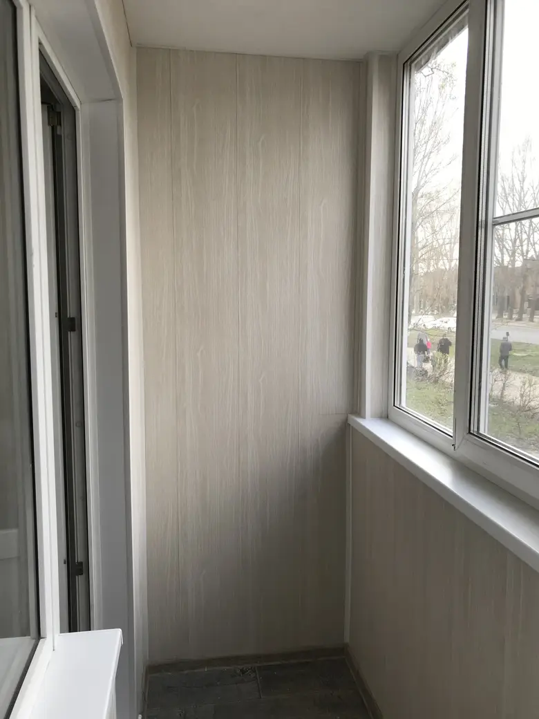 Лоджия, отделка панелями, 2021